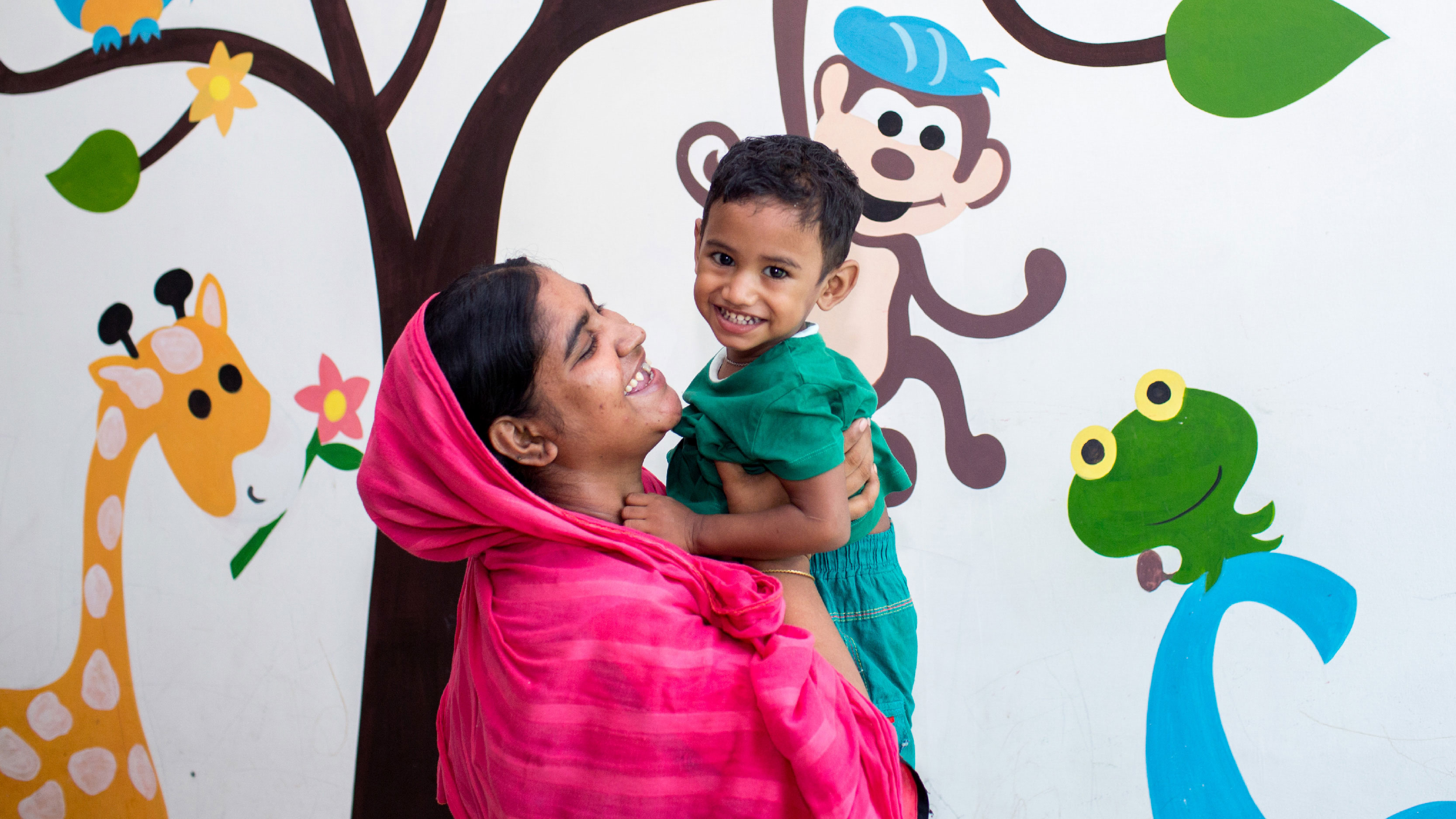 Avery Dennison partners with UNICEF to expand the reach of the Mothers@Work program in Bangladesh